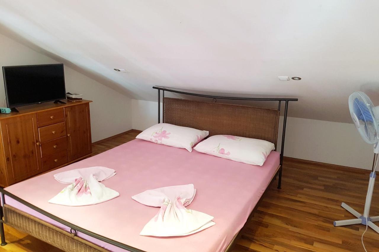 Apartments By The Sea Gradac, Makarska - 6661 Gradac  Kültér fotó